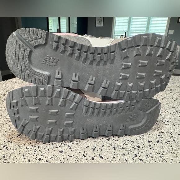 New Balance Women's 574 Core Casual Sneakers - Picture 6 of 8